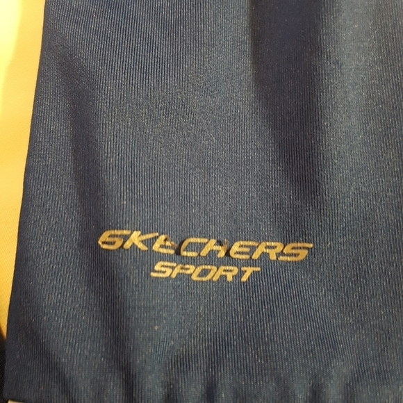 Skechers Sport women's size Medium 1/4 zip shirt, front top sleeve seam pocket - Picture 2 of 7